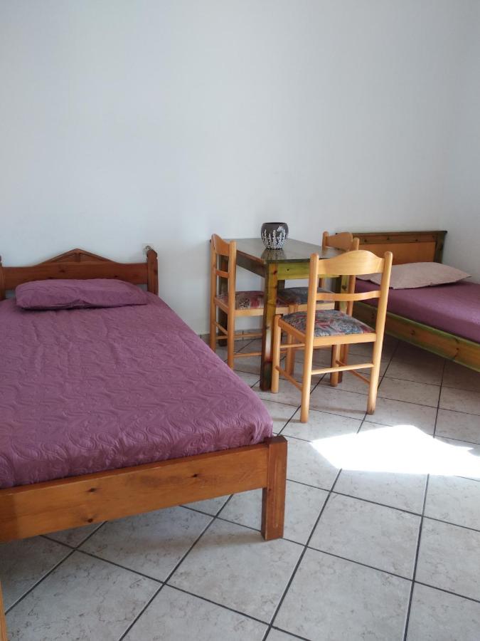 Ton Mari Apartments Paleohóra Kültér fotó