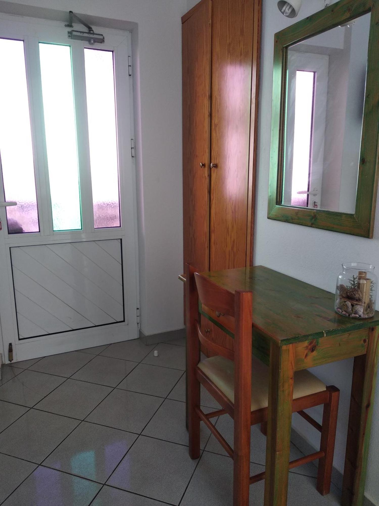 Ton Mari Apartments Paleohóra Kültér fotó